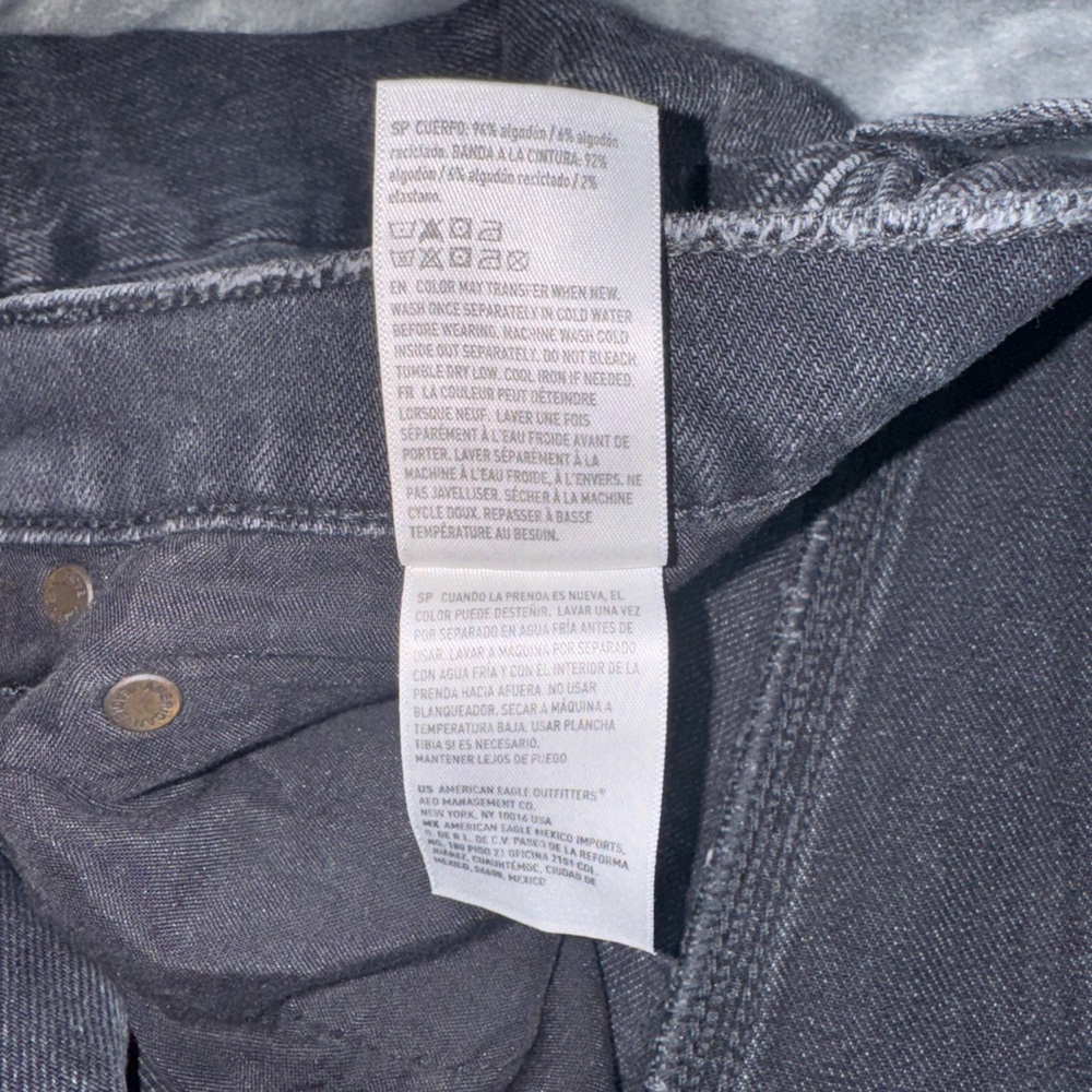 American Eagle - Black - Highest Waist '90s Boyfriend Short - Picture 6 of 6